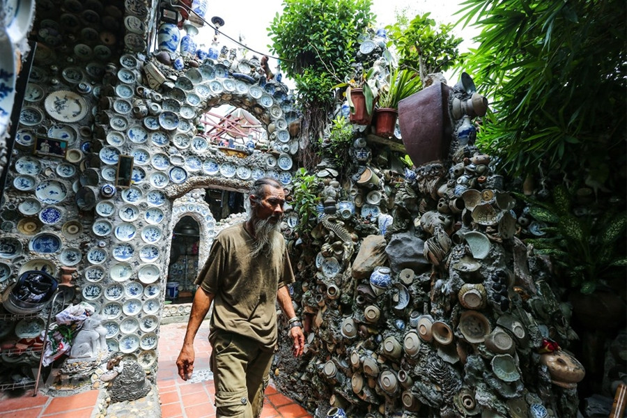 Ông Trường ''khùng'' và căn nhà làm từ đồ gốm cổ độc đáo tại Vĩnh Phúc